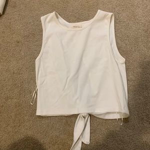 White vestique crop